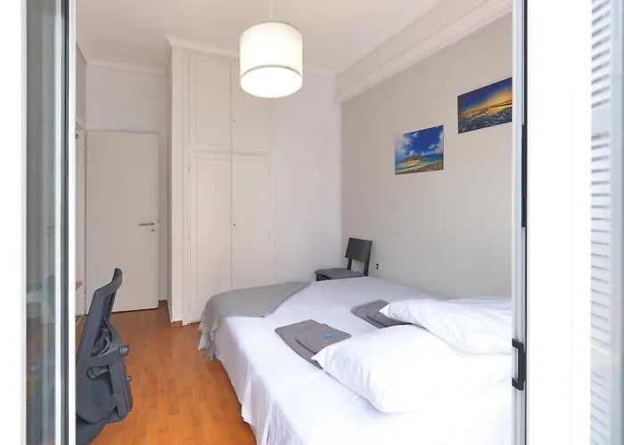 Central Pagrati Apartment With Park View Balcony - Opp Pangrati Grove