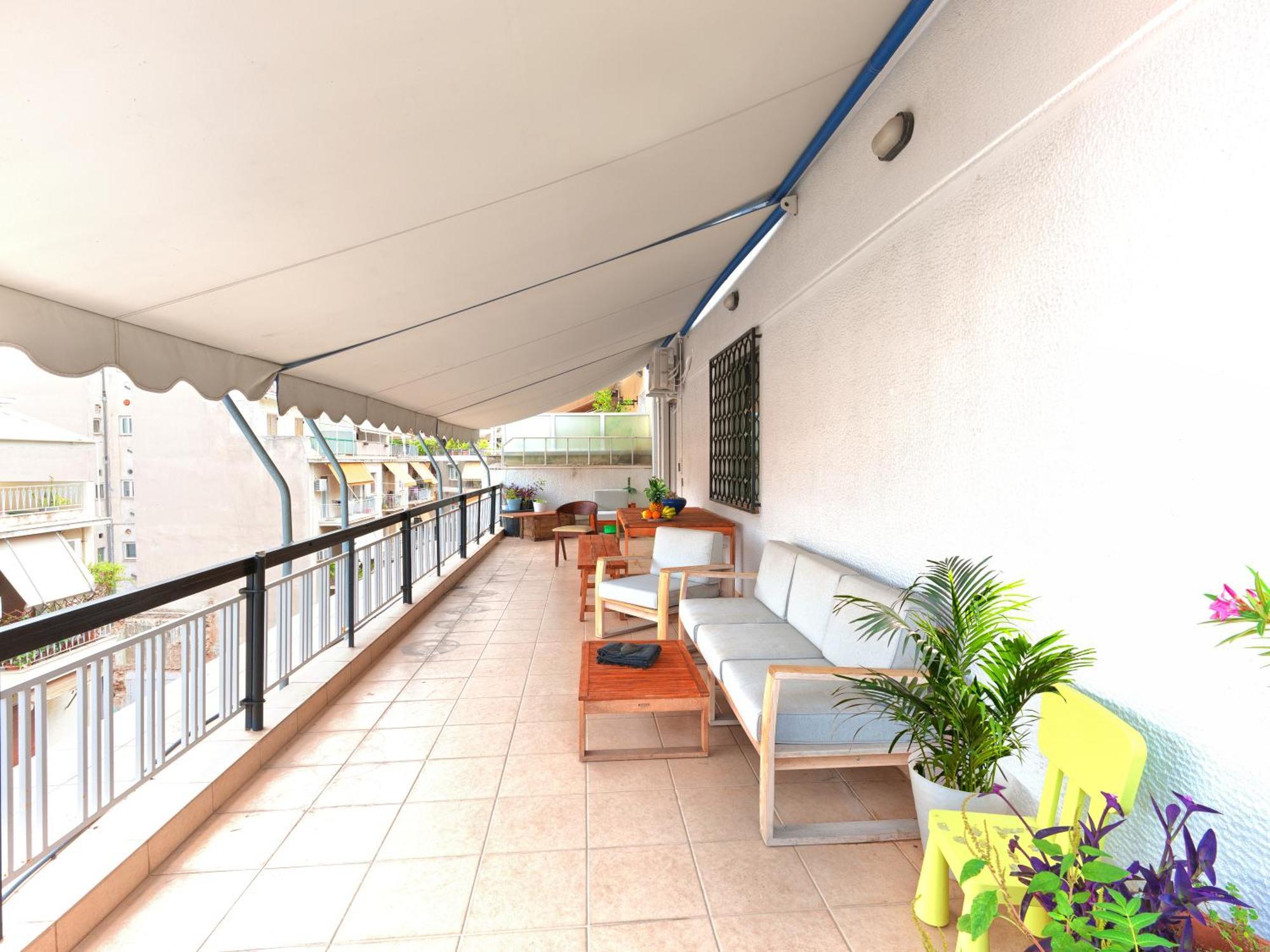 Pagrati With Park View Balcony - Opp Pangrati Grove Apartment Athens